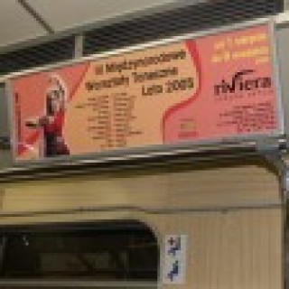Reklama warsztatów tanecznych w metrze